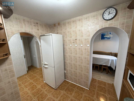 Оренда 3 кімнатної квартири, <a class="location-link" href="/kiev/" title="Недвижимость Київ">Київ</a>, <a class="location-link" href="/kiev/podolskij/" title="Недвижимость Подільський район">Подільський р-н</a>, Еленовская ул., 10 (изображение 2)