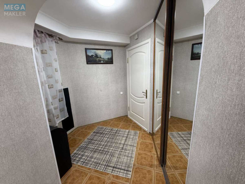 Оренда 3 кімнатної квартири, <a class="location-link" href="/kiev/" title="Недвижимость Київ">Київ</a>, <a class="location-link" href="/kiev/podolskij/" title="Недвижимость Подільський район">Подільський р-н</a>, Еленовская ул., 10 (изображение 6)