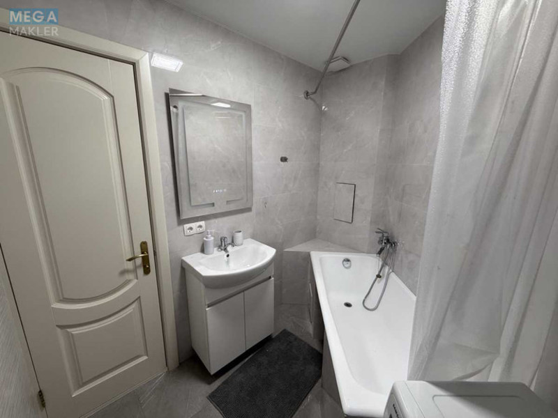 Оренда 3 кімнатної квартири, <a class="location-link" href="/kiev/" title="Недвижимость Київ">Київ</a>, <a class="location-link" href="/kiev/podolskij/" title="Недвижимость Подільський район">Подільський р-н</a>, Еленовская ул., 10 (изображение 12)