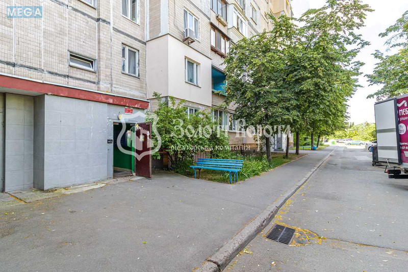 Продаж 2 кімнатної квартири (54/30/8), 8 пов. 9 пов. будинку, <a class="location-link" href="/kiev/" title="Недвижимость Київ">Київ</a>, <a class="location-link" href="/kiev/desnyanskij/" title="Недвижимость Деснянський район">Деснянський р-н</a>, Сержа Лифаря вул., 17 (изображение 16)
