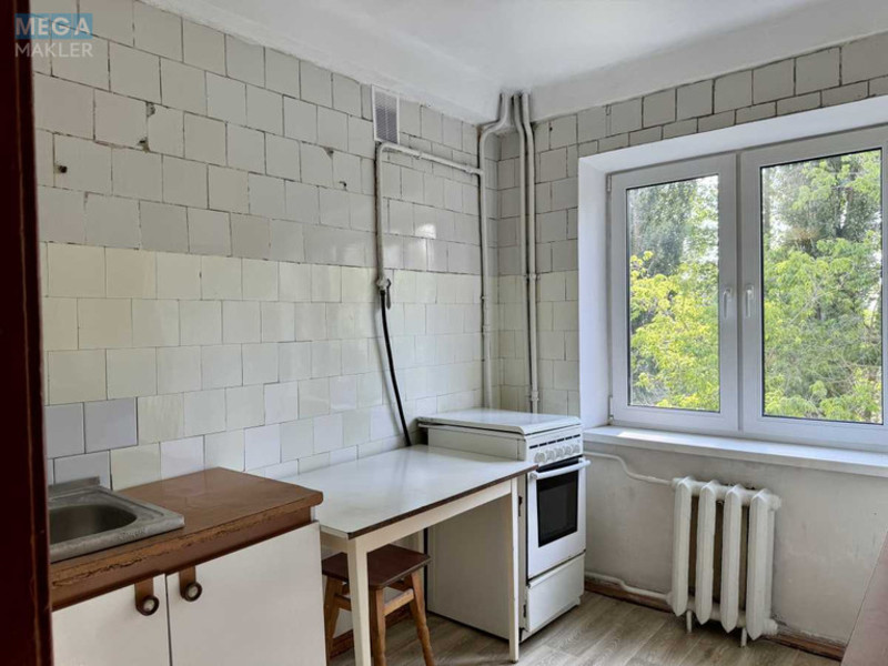 Продаж 2 кімнатної квартири (40/23/6), 4 пов. 5 пов. будинку, <a class="location-link" href="/kiev/" title="Недвижимость Київ">Київ</a>, <a class="location-link" href="/kiev/podolskij/" title="Недвижимость Подільський район">Подільський р-н</a>, Ветряные Горы ул., 10Д (изображение 9)