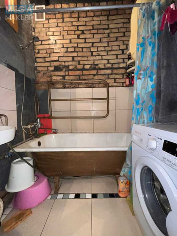 Продаж 3 кімнатної квартири (20/?/?), 1 пов. 5 пов. будинку, <a class="location-link" href="/kiev/" title="Недвижимость Київ">Київ</a>, <a class="location-link" href="/kiev/solomenskij/" title="Недвижимость Солом'янський район">Солом'янський р-н</a>, Уманська вул., 47 (изображение 10)