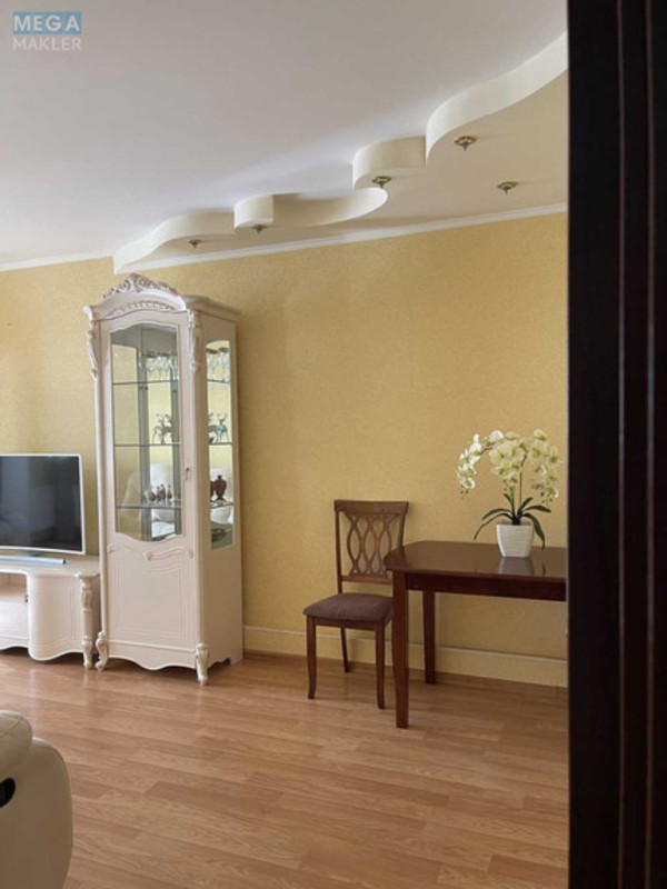 Продаж 3 кімнатної квартири (65/50/9), 3 пов. 9 пов. будинку, <a class="location-link" href="/smela/" title="Недвижимость Сміла">Сміла</a>, Богдана Хмельницького (изображение 2)