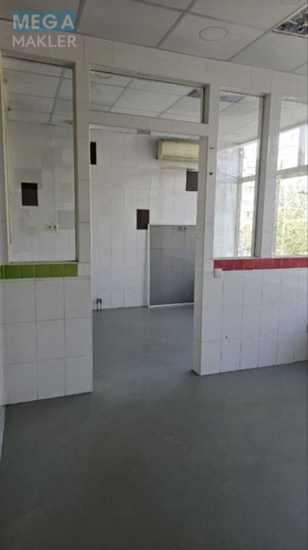 Продаж окремої будівлі/побудови, 908 кв.м, под производство, <a class="location-link" href="/kiev/" title="Недвижимость Київ">Київ</a>, <a class="location-link" href="/kiev/obolonskij/" title="Недвижимость Оболонський район">Оболонський р-н</a>, Маршала Малиновского ул. (изображение 11)