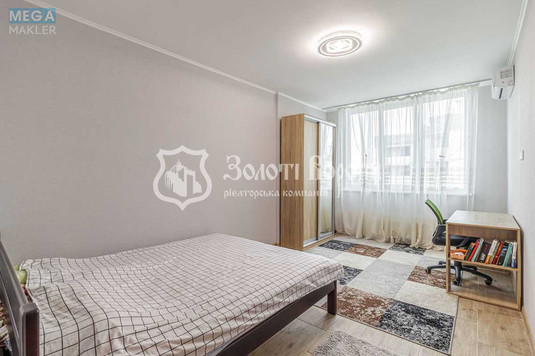 Продаж 4 кімнатної квартири (111/60/20), 24 пов. 27 пов. будинку, <a class="location-link" href="/kiev/" title="Недвижимость Київ">Київ</a>, <a class="location-link" href="/kiev/darnickij/" title="Недвижимость Дарницький район">Дарницький р-н</a>, Світла вул., 3д (изображение 6)