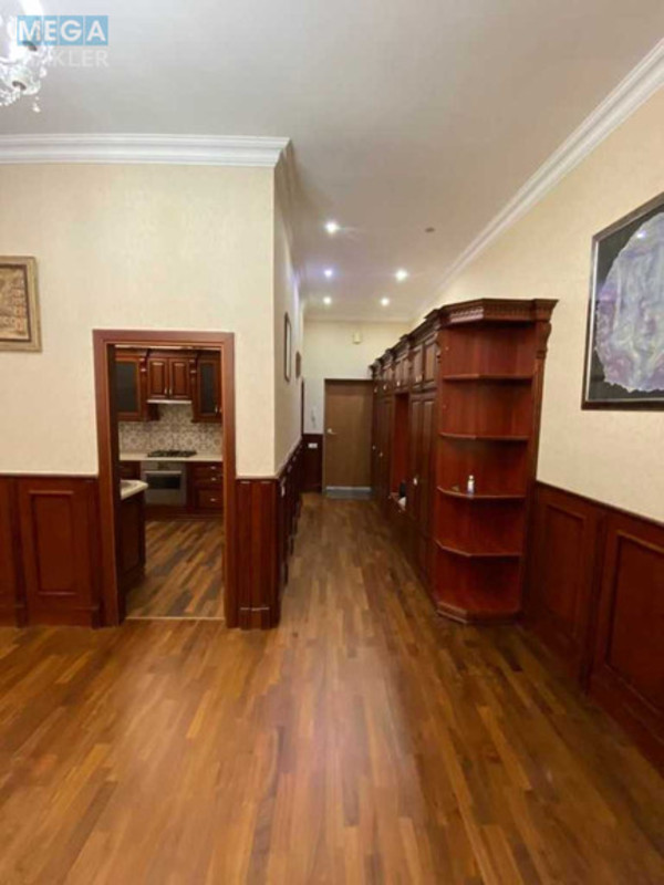 Оренда 3 кімнатної квартири, <a class="location-link" href="/kiev/" title="Недвижимость Київ">Київ</a>, <a class="location-link" href="/kiev/pecherskij/" title="Недвижимость Печерський район">Печерський р-н</a>, Крещатик ул., 15 (изображение 12)