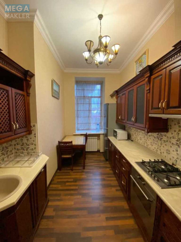 Оренда 3 кімнатної квартири, <a class="location-link" href="/kiev/" title="Недвижимость Київ">Київ</a>, <a class="location-link" href="/kiev/pecherskij/" title="Недвижимость Печерський район">Печерський р-н</a>, Крещатик ул., 15 (изображение 15)