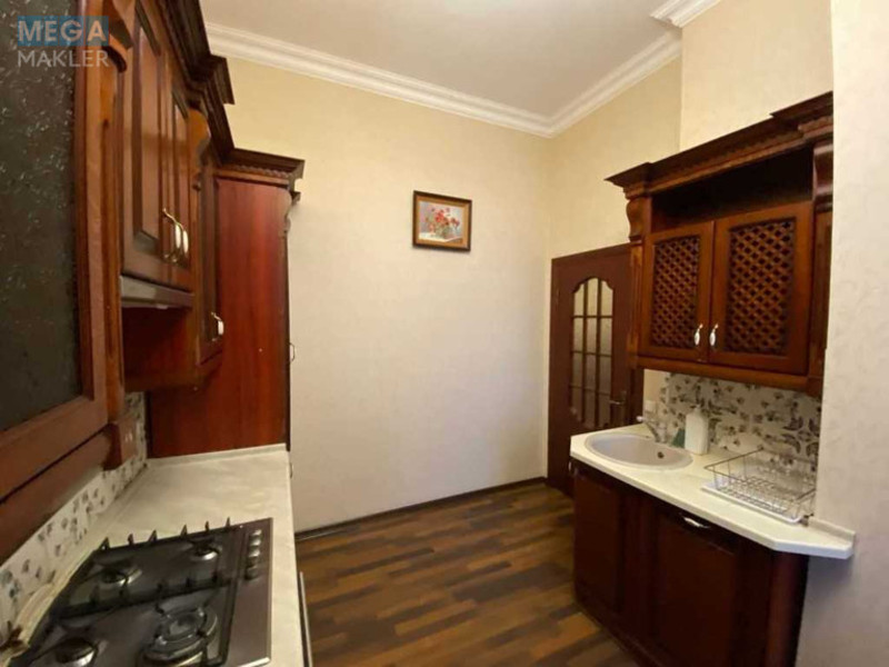Оренда 3 кімнатної квартири, <a class="location-link" href="/kiev/" title="Недвижимость Київ">Київ</a>, <a class="location-link" href="/kiev/pecherskij/" title="Недвижимость Печерський район">Печерський р-н</a>, Крещатик ул., 15 (изображение 16)