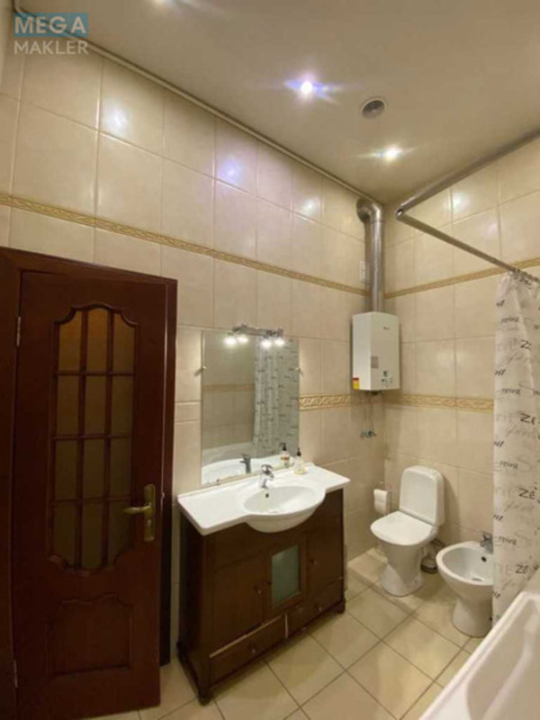 Оренда 3 кімнатної квартири, <a class="location-link" href="/kiev/" title="Недвижимость Київ">Київ</a>, <a class="location-link" href="/kiev/pecherskij/" title="Недвижимость Печерський район">Печерський р-н</a>, Крещатик ул., 15 (изображение 20)
