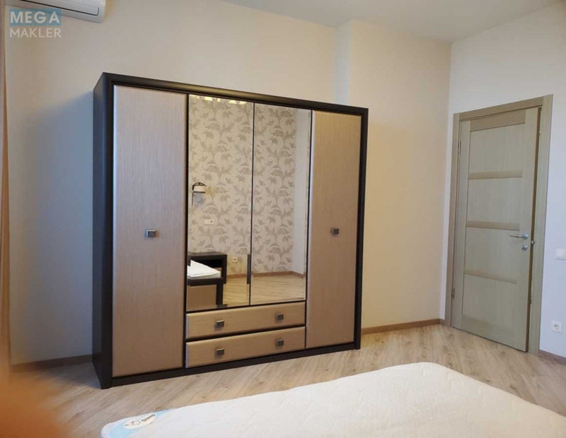 Продаж 2 кімнатної квартири (92/41/13), 13 пов. 20 пов. будинку, <a class="location-link" href="/kiev/" title="Недвижимость Київ">Київ</a>, <a class="location-link" href="/kiev/pecherskij/" title="Недвижимость Печерський район">Печерський р-н</a>, Євгена Коновальця вул., 44а (изображение 10)