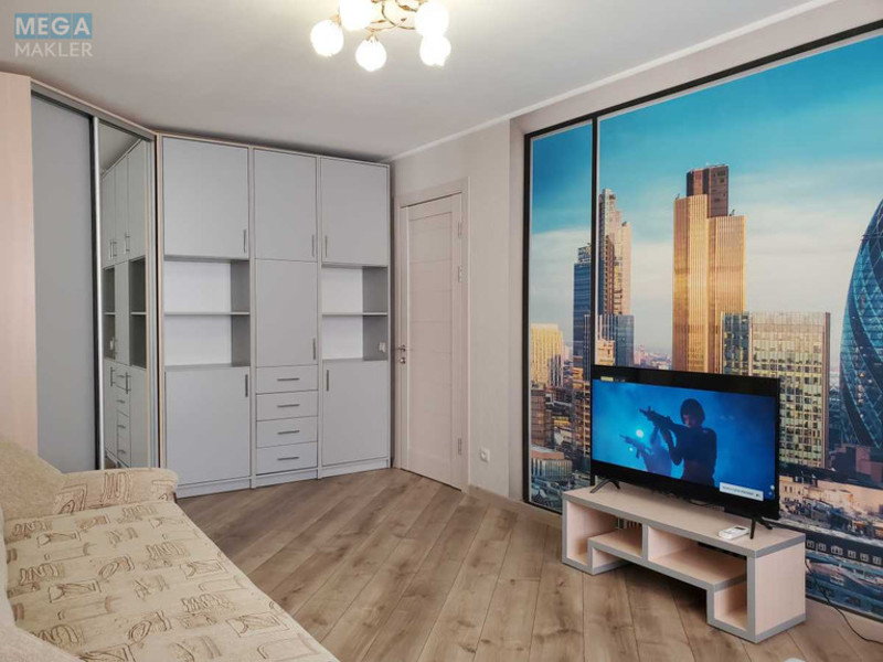 Продаж 2 кімнатної квартири (45/28/6), 3 пов. 9 пов. будинку, <a class="location-link" href="/kiev/" title="Недвижимость Київ">Київ</a>, <a class="location-link" href="/kiev/pecherskij/" title="Недвижимость Печерський район">Печерський р-н</a>, Євгена Коновальця вул., 15-3 (изображение 2)