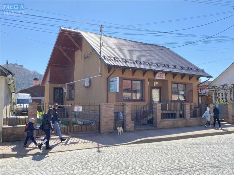 Продаж дома, 2 поверху, 145 кв.м, 10 кімнат, ділянка 10 соток, <a class="location-link" href="/hust/" title="Недвижимость Хуст">Хуст</a>, Центральна (изображение 10)