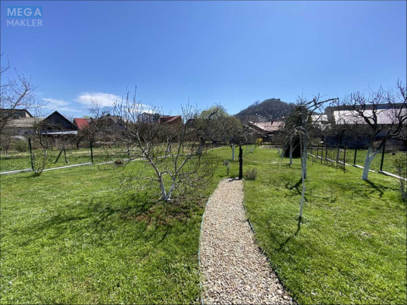 Продаж дома, 2 поверху, 145 кв.м, 10 кімнат, ділянка 10 соток, <a class="location-link" href="/hust/" title="Недвижимость Хуст">Хуст</a>, Центральна (изображение 15)