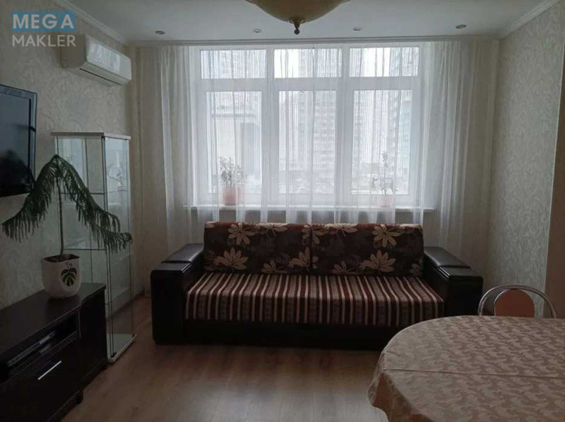 Оренда 3 кімнатної квартири, <a class="location-link" href="/kiev/" title="Недвижимость Київ">Київ</a>, <a class="location-link" href="/kiev/darnickij/" title="Недвижимость Дарницький район">Дарницький р-н</a>, Миколи Бажана просп., 8Б (изображение 2)