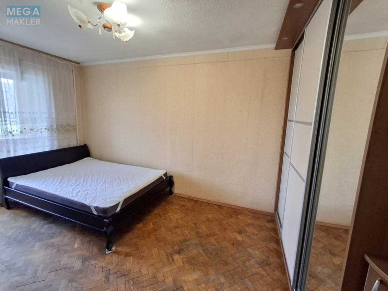 Продаж 3 кімнатної квартири (73/48/8), 8 пов. 9 пов. будинку, <a class="location-link" href="/kiev/" title="Недвижимость Київ">Київ</a>, <a class="location-link" href="/kiev/dneprovskij/" title="Недвижимость Дніпровський район">Дніпровський р-н</a>, Челябінська вул., 1 (изображение 11)