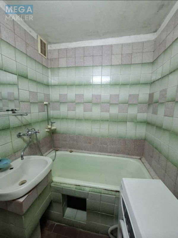 Продаж 3 кімнатної квартири (67/40/9), 9 пов. 9 пов. будинку, <a class="location-link" href="/chernigov/" title="Недвижимость Чернігів">Чернігів</a>, <a class="location-link" href="/chernigov/desnyanskij/" title="Недвижимость Деснянський район">Деснянський р-н</a>, Грушевського, 155 (изображение 3)
