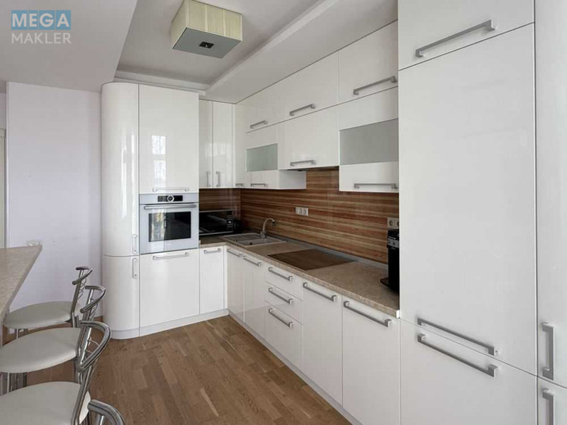 Продаж 4 кімнатної квартири (130/81/30), 12 пов. 13 пов. будинку, <a class="location-link" href="/kiev/" title="Недвижимость Київ">Київ</a>, <a class="location-link" href="/kiev/oktyabrskij/" title="Недвижимость Новобаварский (Октябрьский) район">Новобаварский (Октябрьский) р-н</a>, Регенераторна вул., 3 (изображение 4)