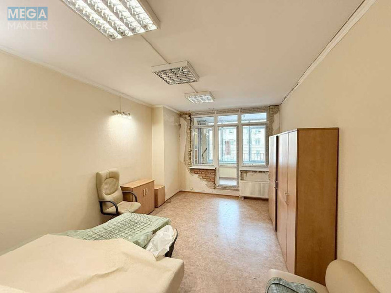 Продаж 3 кімнатної квартири (125,5/75/15), 3 пов. 17 пов. будинку, <a class="location-link" href="/kiev/" title="Недвижимость Київ">Київ</a>, <a class="location-link" href="/kiev/pecherskij/" title="Недвижимость Печерський район">Печерський р-н</a>, Антоновича вул., 72 (изображение 3)
