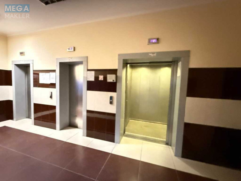 Продаж 3 кімнатної квартири (125,5/75/15), 3 пов. 17 пов. будинку, <a class="location-link" href="/kiev/" title="Недвижимость Київ">Київ</a>, <a class="location-link" href="/kiev/pecherskij/" title="Недвижимость Печерський район">Печерський р-н</a>, Антоновича вул., 72 (изображение 10)