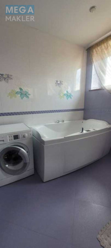 Продаж дома, 3 поверху, 550 кв.м, 6 кімнат, ділянка 32 сотки, <a class="location-link" href="/kiev/" title="Недвижимость Київ">Київ</a>, <a class="location-link" href="/kiev/darnickij/" title="Недвижимость Дарницький район">Дарницький р-н</a>, Лесная ул. (изображение 22)