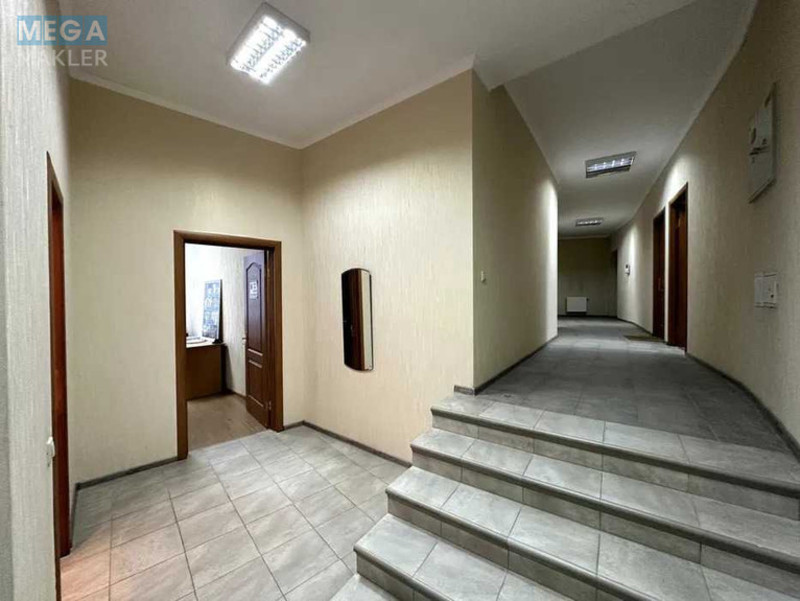 Оренда комерційної нерухомості, 22 кв.м, под офис, <a class="location-link" href="/kiev/" title="Недвижимость Київ">Київ</a>, <a class="location-link" href="/kiev/solomenskij/" title="Недвижимость Солом'янський район">Солом'янський р-н</a>, Эрнста ул., 16В (изображение 8)