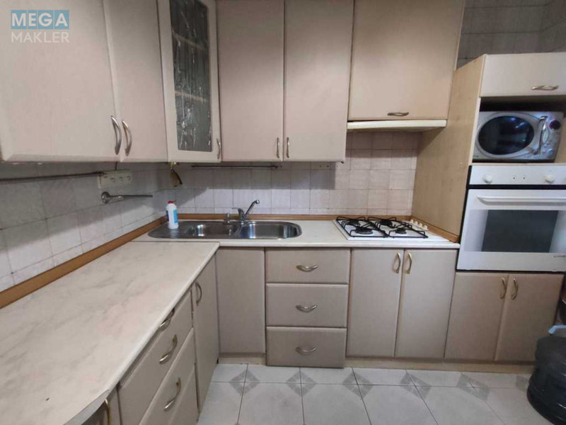 Оренда 2 кімнатної квартири, <a class="location-link" href="/kiev/" title="Недвижимость Київ">Київ</a>, <a class="location-link" href="/kiev/solomenskij/" title="Недвижимость Солом'янський район">Солом'янський р-н</a>, Пітерська вул., 3 (изображение 4)