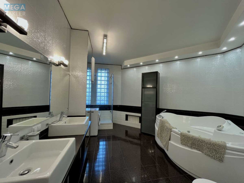 Продаж 4 кімнатної квартири (190/60/76,1), 17 пов. 19 пов. будинку, <a class="location-link" href="/kiev/" title="Недвижимость Київ">Київ</a>, <a class="location-link" href="/kiev/goloseevskij/" title="Недвижимость Голосіївський район">Голосіївський р-н</a>, Антоновича вул., 140 (изображение 8)
