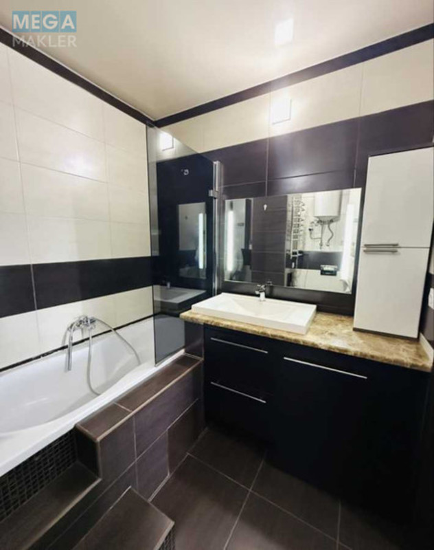Продаж 2 кімнатної квартири (64/38/12), 9 пов. 24 пов. будинку, <a class="location-link" href="/kiev/" title="Недвижимость Київ">Київ</a>, <a class="location-link" href="/kiev/goloseevskij/" title="Недвижимость Голосіївський район">Голосіївський р-н</a>, Саперно-Слобідська вул., 24 (изображение 9)