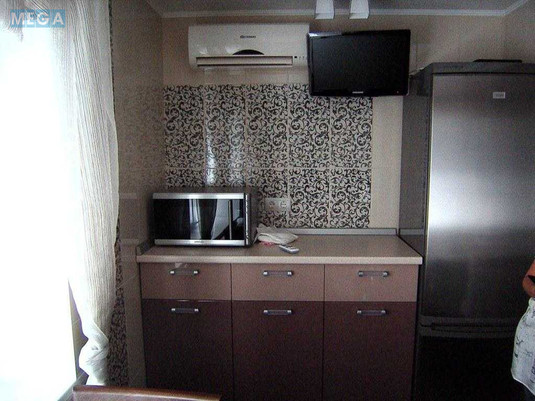 Оренда 1 кімнатної квартири, <a class="location-link" href="/kiev/" title="Недвижимость Київ">Київ</a>, <a class="location-link" href="/kiev/pecherskij/" title="Недвижимость Печерський район">Печерський р-н</a>, Сергія Гусовського вул., 8/10 (изображение 3)