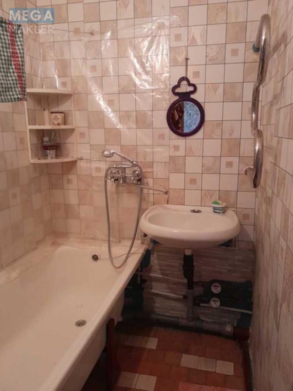 Продаж 3 кімнатної квартири (61/42/6), 4 пов. 5 пов. будинку, <a class="location-link" href="/kiev/" title="Недвижимость Київ">Київ</a>, <a class="location-link" href="/kiev/svyatoshinskij/" title="Недвижимость Святошинський район">Святошинський р-н</a>, Литвиненко-Вольгемут вул., 5А (изображение 3)