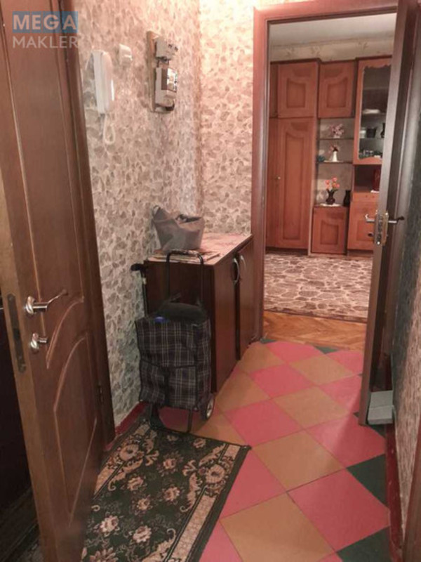 Продаж 3 кімнатної квартири (61/42/6), 4 пов. 5 пов. будинку, <a class="location-link" href="/kiev/" title="Недвижимость Київ">Київ</a>, <a class="location-link" href="/kiev/svyatoshinskij/" title="Недвижимость Святошинський район">Святошинський р-н</a>, Литвиненко-Вольгемут вул., 5А (изображение 8)