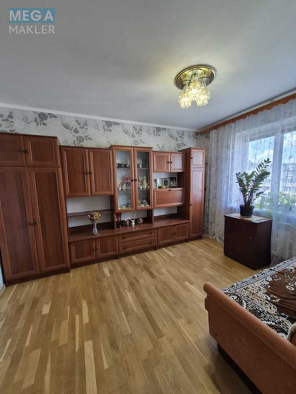 Продаж 4 кімнатної квартири (85/55/9), 8 пов. 9 пов. будинку, <a class="location-link" href="/chernigov/" title="Недвижимость Чернігів">Чернігів</a>, <a class="location-link" href="/chernigov/desnyanskij/" title="Недвижимость Деснянський район">Деснянський р-н</a>, Коваленко Володимира, 146 (изображение 3)