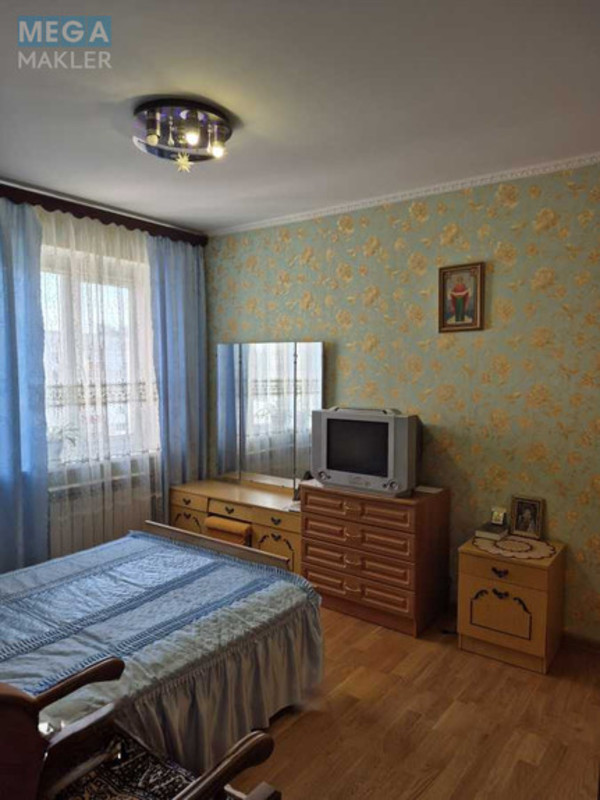 Продаж 4 кімнатної квартири (85/55/9), 8 пов. 9 пов. будинку, <a class="location-link" href="/chernigov/" title="Недвижимость Чернігів">Чернігів</a>, <a class="location-link" href="/chernigov/desnyanskij/" title="Недвижимость Деснянський район">Деснянський р-н</a>, Коваленко Володимира, 146 (изображение 4)