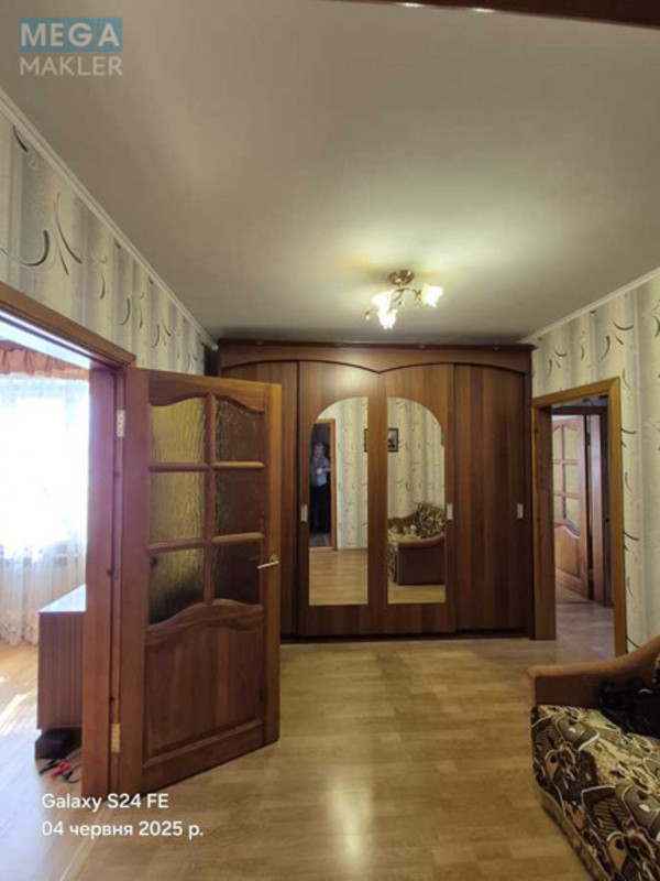 Продаж 4 кімнатної квартири (85/55/9), 8 пов. 9 пов. будинку, <a class="location-link" href="/chernigov/" title="Недвижимость Чернігів">Чернігів</a>, <a class="location-link" href="/chernigov/desnyanskij/" title="Недвижимость Деснянський район">Деснянський р-н</a>, Коваленко Володимира, 146 (изображение 6)