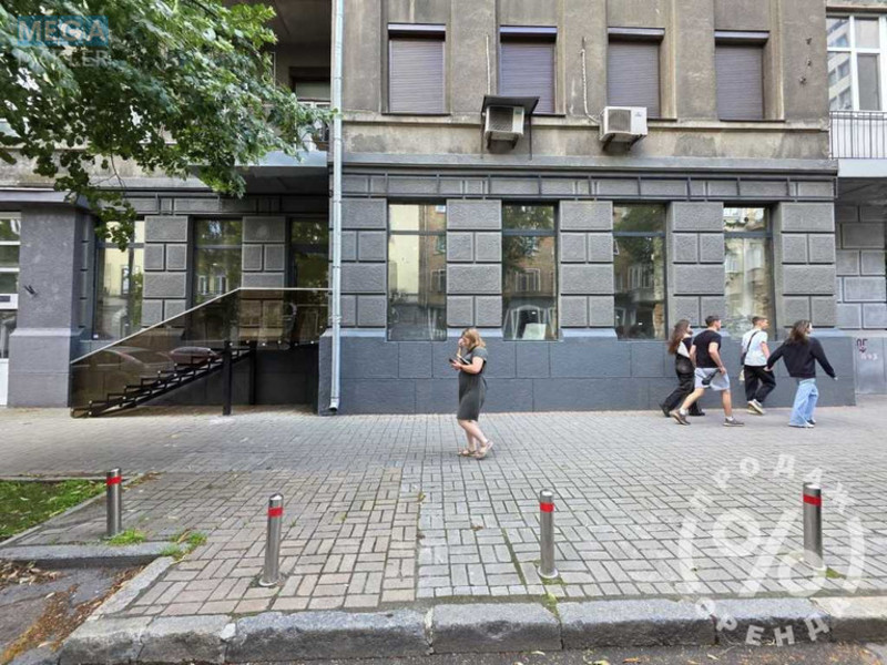 Продаж комерційної нерухомості, 147 кв.м, под магазин, <a class="location-link" href="/kiev/" title="Недвижимость Київ">Київ</a>, <a class="location-link" href="/kiev/pecherskij/" title="Недвижимость Печерський район">Печерський р-н</a>, Інститутська вул., 24/7 (изображение 2)