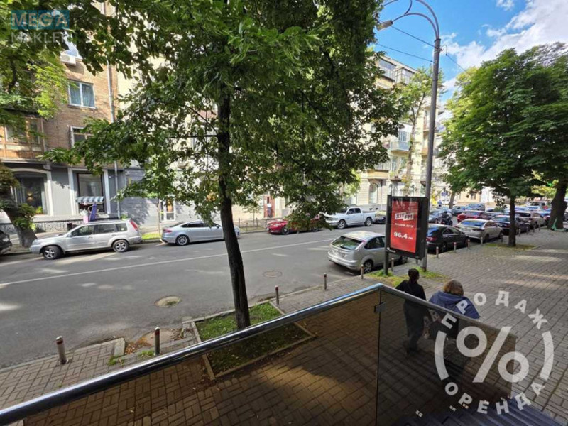 Продаж комерційної нерухомості, 147 кв.м, под магазин, <a class="location-link" href="/kiev/" title="Недвижимость Київ">Київ</a>, <a class="location-link" href="/kiev/pecherskij/" title="Недвижимость Печерський район">Печерський р-н</a>, Інститутська вул., 24/7 (изображение 4)