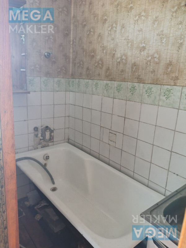 Продаж дома, 2 поверху, 107 кв.м, 4 кімнати, потребує косметичного ремонту, ділянка 6 соток, <a class="location-link" href="/knyazhichi-selo/" title="Недвижимость Княжичі">Княжичі</a>, Центральна 4 (изображение 3)