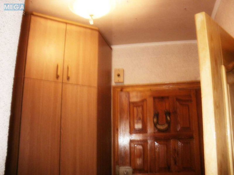 Продаж 1 кімнатної квартири (35/19/7), 9 пов. 10 пов. будинку, <a class="location-link" href="/kiev/" title="Недвижимость Київ">Київ</a>, <a class="location-link" href="/kiev/svyatoshinskij/" title="Недвижимость Святошинський район">Святошинський р-н</a>, Симиренка вул., 20а (изображение 15)