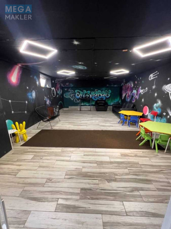 Продаж комерційної нерухомості, 131 кв.м, под офис, <a class="location-link" href="/kiev/" title="Недвижимость Київ">Київ</a>, <a class="location-link" href="/kiev/dneprovskij/" title="Недвижимость Дніпровський район">Дніпровський р-н</a>, Евгения Маланюка ул., 55 (изображение 2)