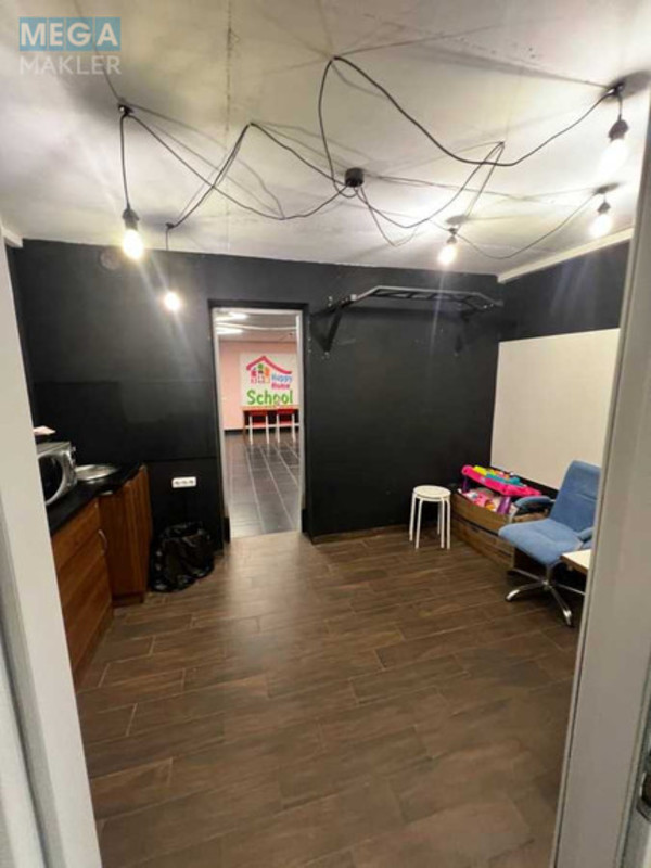 Продаж комерційної нерухомості, 131 кв.м, под офис, <a class="location-link" href="/kiev/" title="Недвижимость Київ">Київ</a>, <a class="location-link" href="/kiev/dneprovskij/" title="Недвижимость Дніпровський район">Дніпровський р-н</a>, Евгения Маланюка ул., 55 (изображение 3)