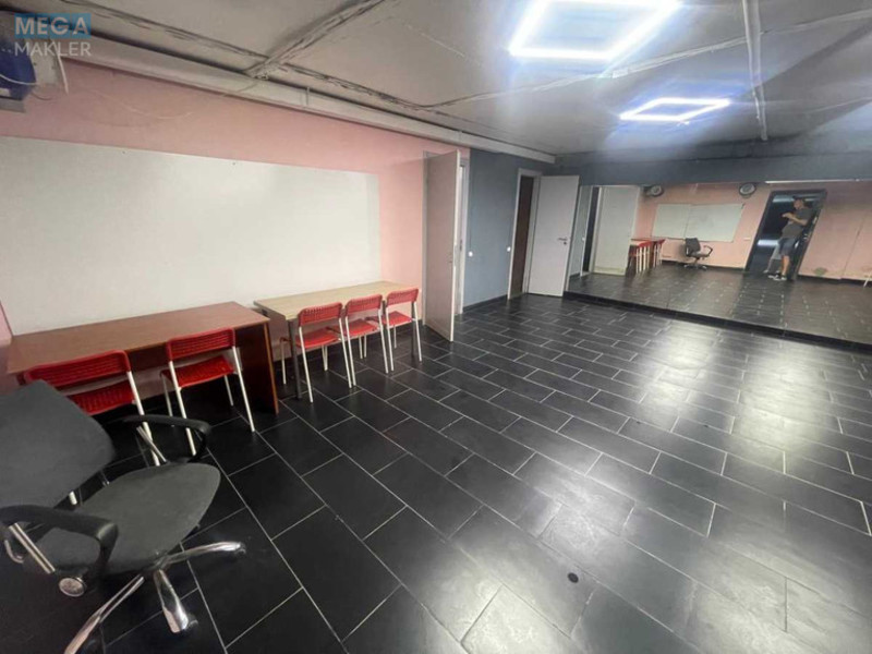 Продаж комерційної нерухомості, 131 кв.м, под офис, <a class="location-link" href="/kiev/" title="Недвижимость Київ">Київ</a>, <a class="location-link" href="/kiev/dneprovskij/" title="Недвижимость Дніпровський район">Дніпровський р-н</a>, Евгения Маланюка ул., 55 (изображение 8)