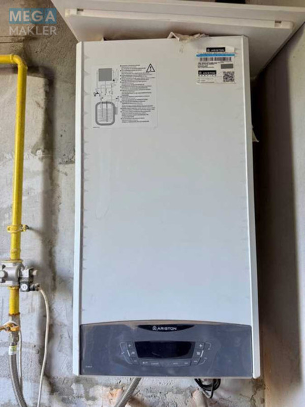 Продаж дома, 2 поверху, 129 кв.м, 3 кімнати, ділянка 3,30 сотки, <a class="location-link" href="/kiev/" title="Недвижимость Київ">Київ</a>, <a class="location-link" href="/kiev/svyatoshinskij/" title="Недвижимость Святошинський район">Святошинський р-н</a>, 23-а Садова вул. (изображение 14)