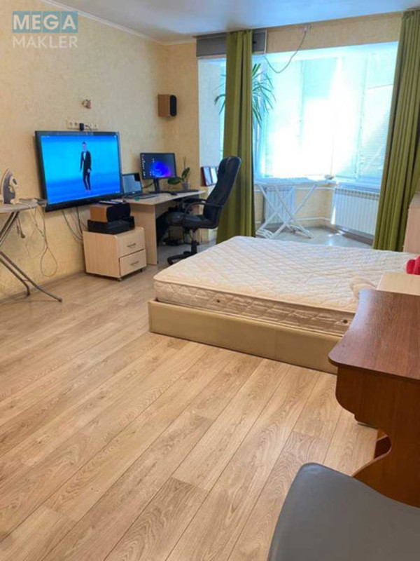 Оренда 2 кімнатної квартири, <a class="location-link" href="/kiev/" title="Недвижимость Київ">Київ</a>, <a class="location-link" href="/kiev/svyatoshinskij/" title="Недвижимость Святошинський район">Святошинський р-н</a>, Хмельницкая ул., 10 (изображение 8)