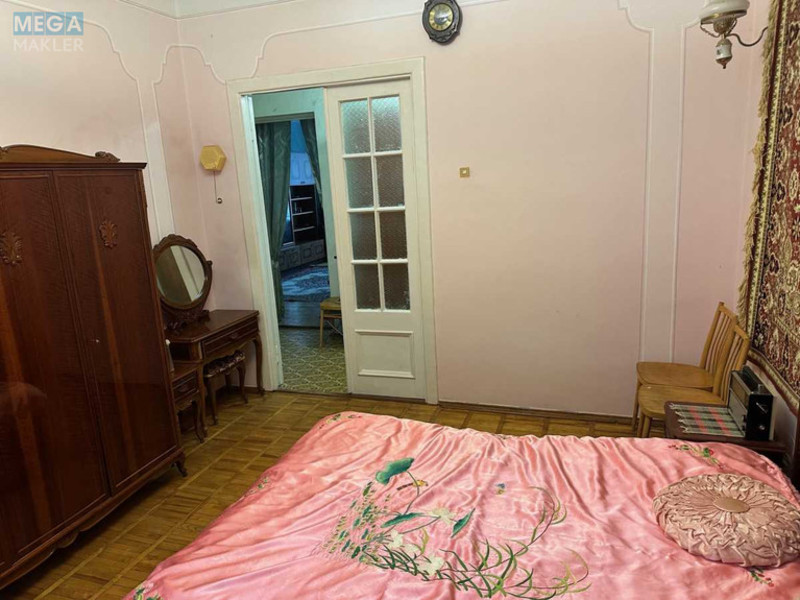 Продаж 2 кімнатної квартири (54/33/7), 2 пов. 5 пов. будинку, <a class="location-link" href="/kiev/" title="Недвижимость Київ">Київ</a>, <a class="location-link" href="/kiev/pecherskij/" title="Недвижимость Печерський район">Печерський р-н</a>, Глазунова вул., 3 (изображение 3)