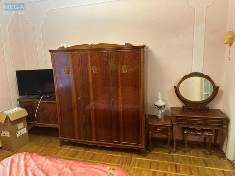 Продаж 2 кімнатної квартири (54/33/7), 2 пов. 5 пов. будинку, <a class="location-link" href="/kiev/" title="Недвижимость Київ">Київ</a>, <a class="location-link" href="/kiev/pecherskij/" title="Недвижимость Печерський район">Печерський р-н</a>, Глазунова вул., 3 (изображение 4)