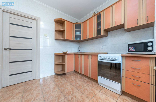 Продаж 1 кімнатної квартири (38/17/9), 13 пов. 16 пов. будинку, <a class="location-link" href="/kiev/" title="Недвижимость Київ">Київ</a>, <a class="location-link" href="/kiev/darnickij/" title="Недвижимость Дарницький район">Дарницький р-н</a>, Харківське шосе, 56 (изображение 3)