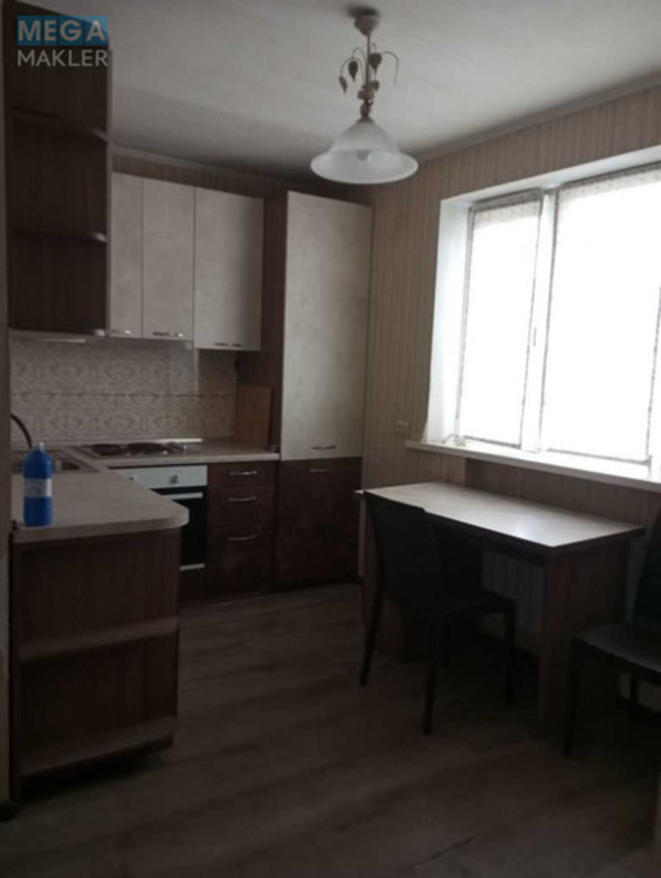 Продаж дома, 2 поверху, 300 кв.м, 6 кімнат, ділянка 7 соток, <a class="location-link" href="/kalinovka-pgt/" title="Недвижимость Калинівка">Калинівка</a>, Железнодоржная, 38 (изображение 16)