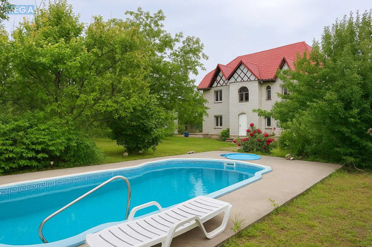 Продаж дома, 2&nbsp;поверху, 160&nbsp;кв.м, 6&nbsp;кімнат, ділянка 17&nbsp;соток, <a class="location-link" href="/grebenki/" title="Недвижимость Гребінки">Гребінки</a>, 8 Березня, 7 (изображение 2)