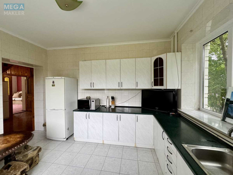 Продаж дома, 2 поверху, 160 кв.м, 6 кімнат, ділянка 17 соток, <a class="location-link" href="/grebenki/" title="Недвижимость Гребінки">Гребінки</a>, 8 Березня, 7 (изображение 12)