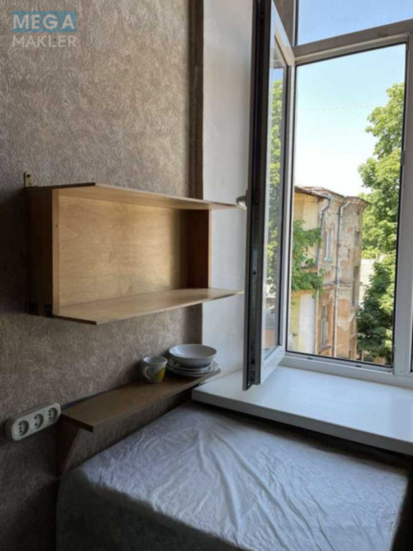 Оренда кімнати (підселення), <a class="location-link" href="/odessa/" title="Недвижимость Одеса">Одеса</a>, <a class="location-link" href="/odessa/primorskij/" title="Недвижимость Приморський район">Приморський р-н</a>, Коблевская, 37а (изображение 4)